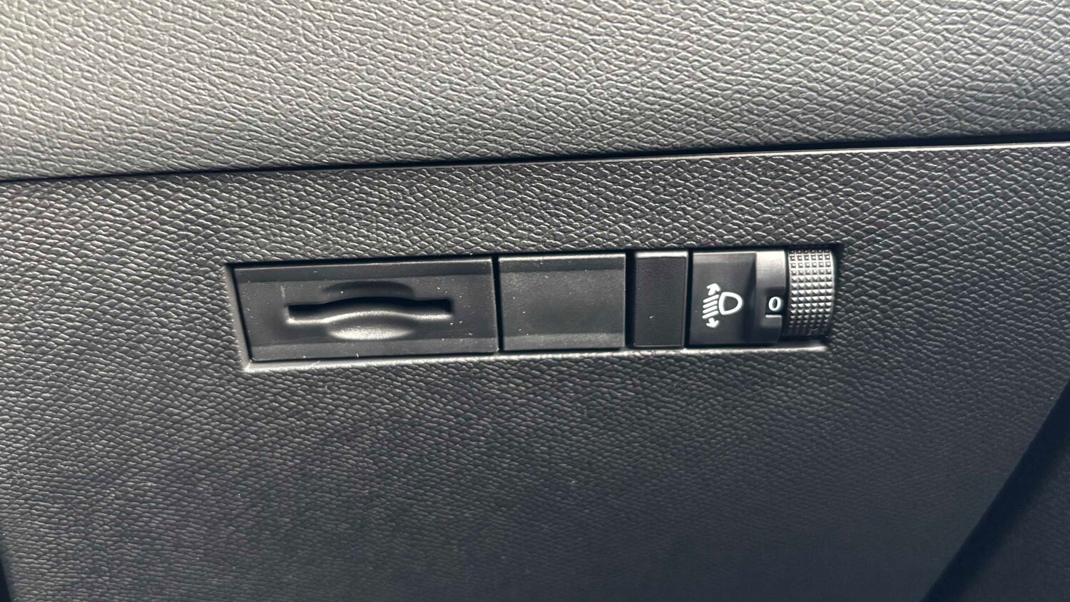 Used Vauxhall Astra for sale - 77860952: Photo 16