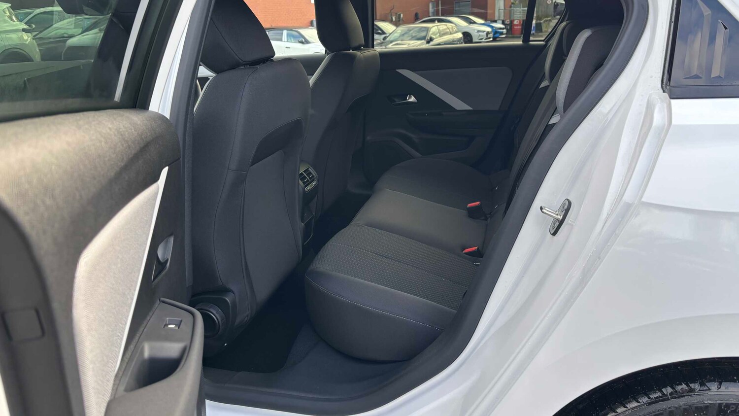 Used Vauxhall Astra for sale - 77860952: Photo 20