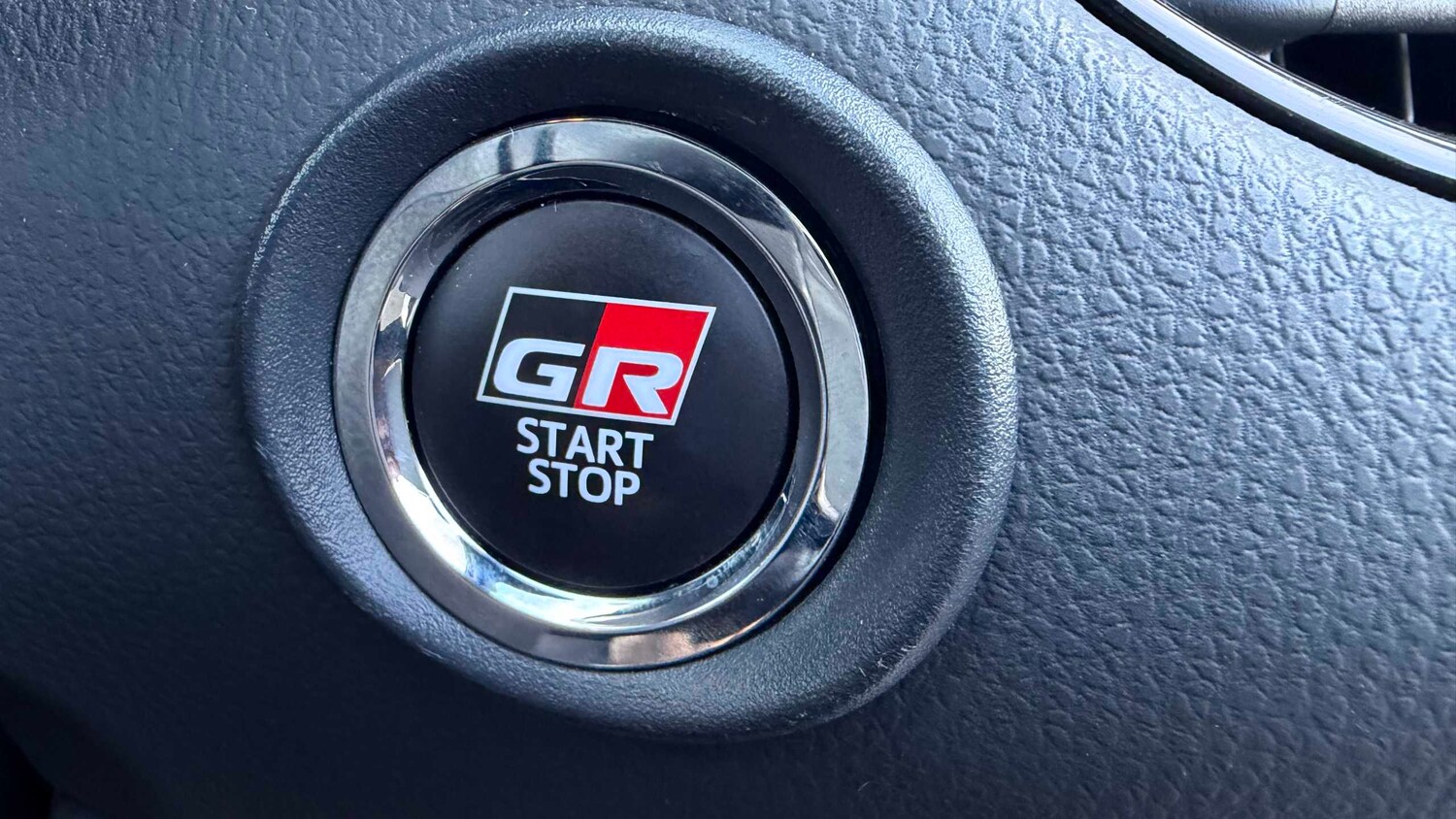 Used Toyota C-HR for sale - 77860572: Photo 12