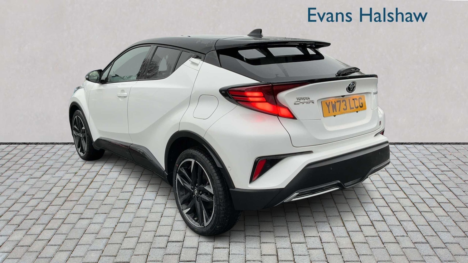 Used Toyota C-HR for sale - 77860572: Photo 2