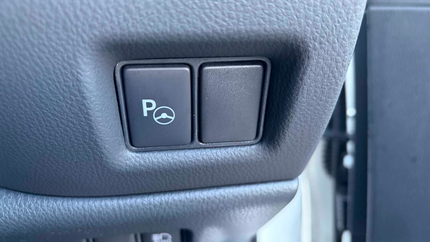 Used Toyota C-HR for sale - 77860572: Photo 24