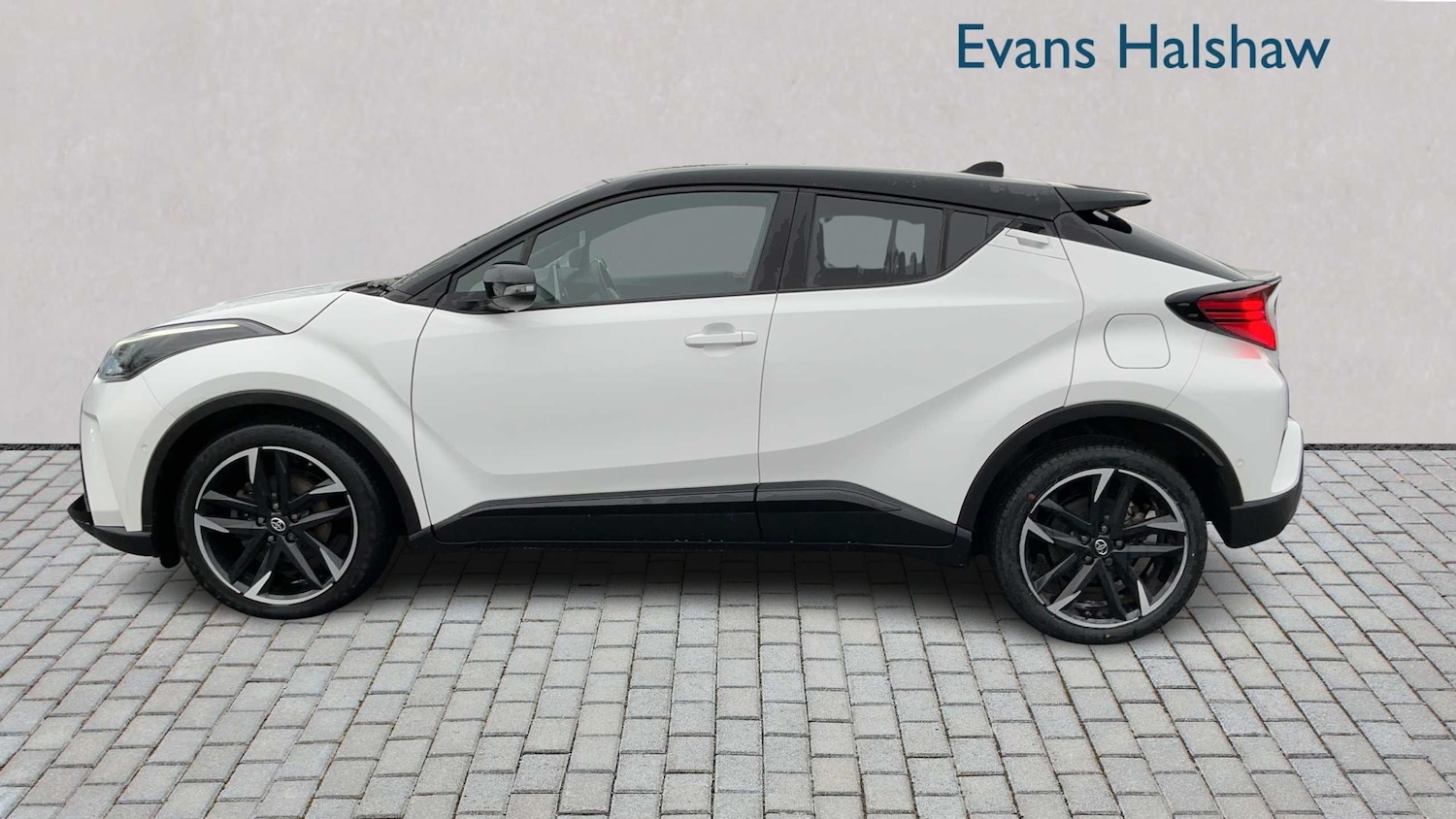 Used Toyota C-HR for sale - 77860572: Photo 3