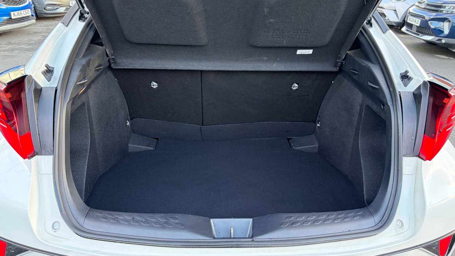 Used Toyota C-HR for sale - 77860572: Photo 7