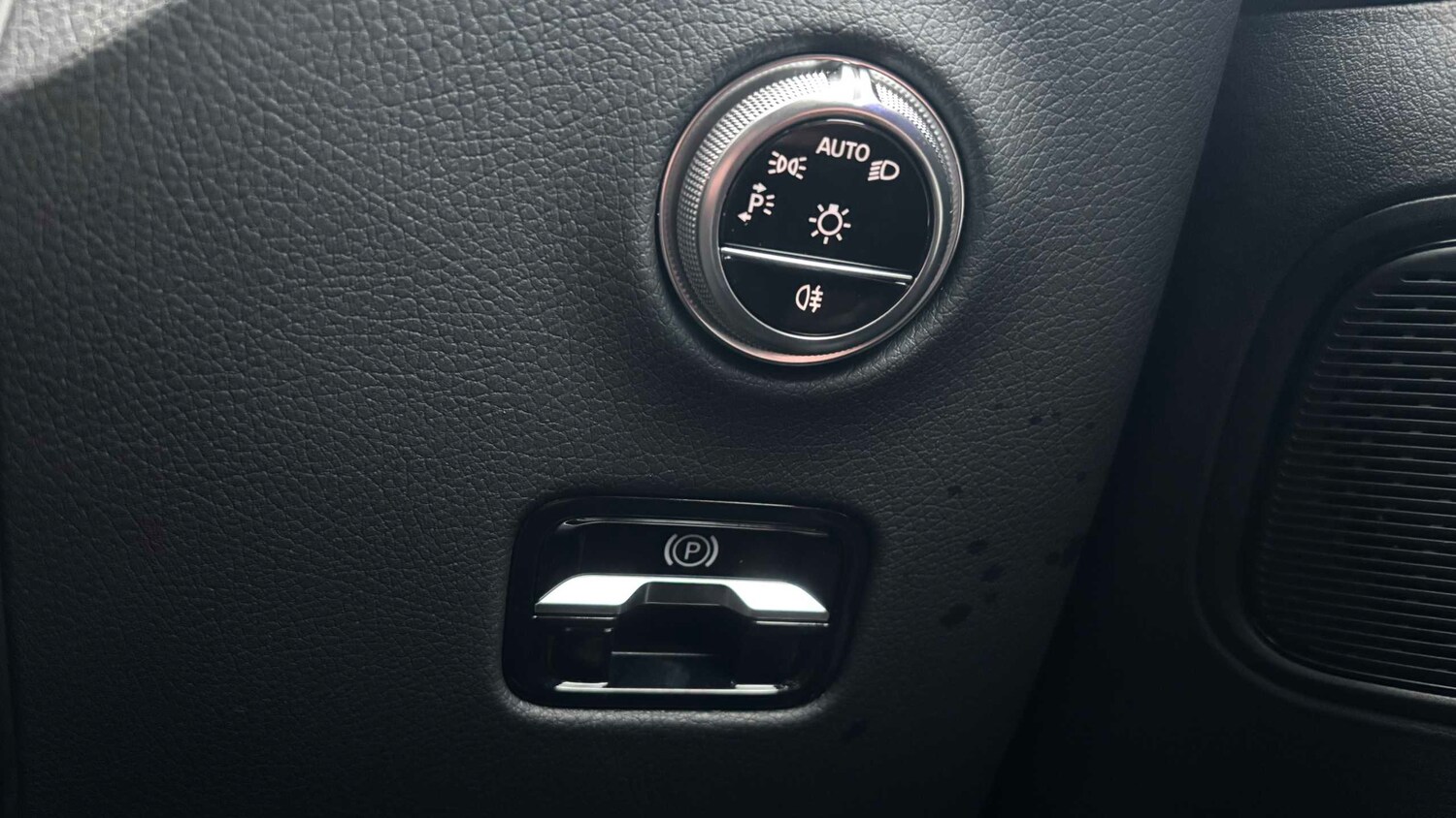 Used Mercedes-Benz GLC 2023 for sale - 78052048: Photo 16