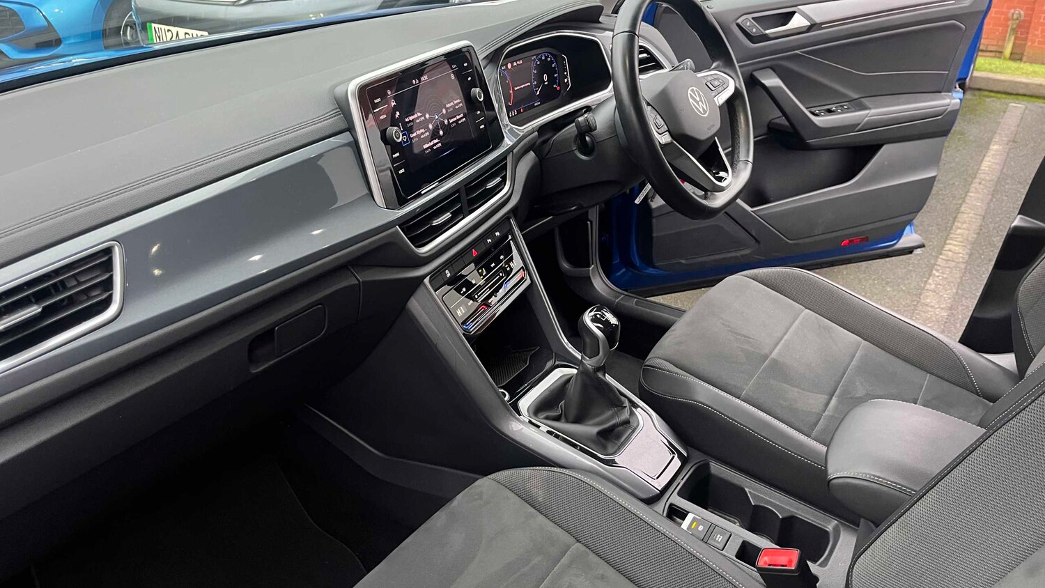 Used Volkswagen T-Roc for sale - 77861014: Photo 11