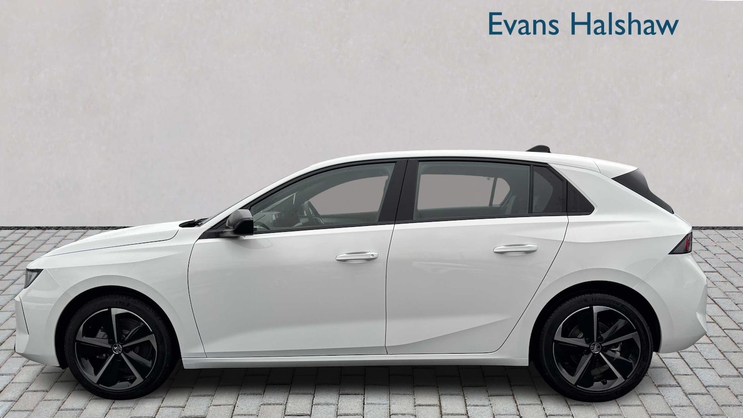 Used Vauxhall Astra for sale - 77861535: Photo 3