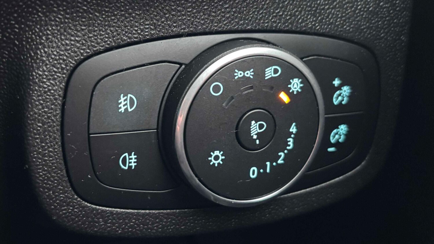 Used Ford Fiesta 2017 for sale - 77859192: Photo 16