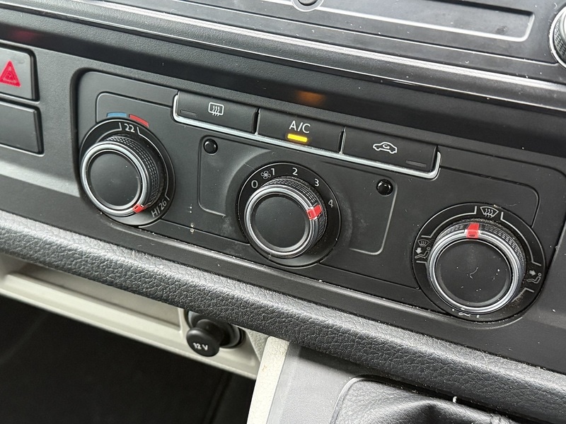 Used Volkswagen Transporter 2018 for sale - 76962823: Photo 8