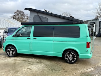Used Volkswagen Transporter 2018 for sale - 77535579: Photo