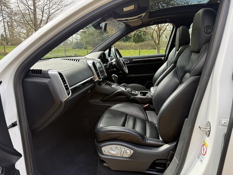 Used Porsche Cayenne 2016 for sale - 77668025: Photo 12