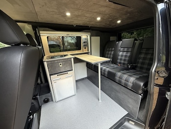 Used Volkswagen Transporter 2016 for sale - 76686754: Photo