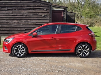 Used Renault Clio 2023 for sale - 77947052: Photo