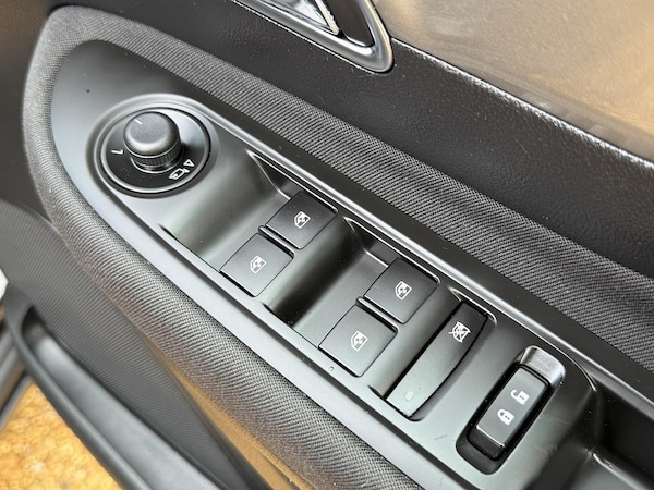 Used Vauxhall Mokka 2015 for sale - 75666757: Photo 24