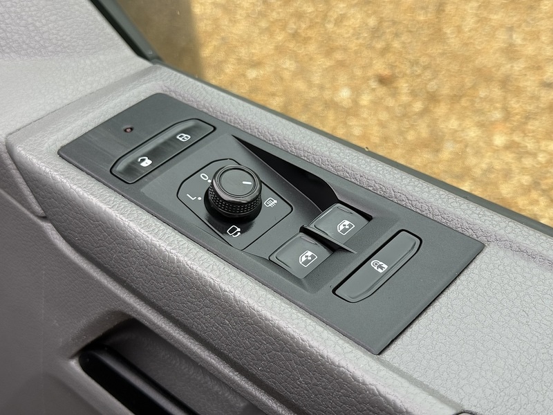 Used Volkswagen Transporter 2020 for sale - 77213111: Photo 30