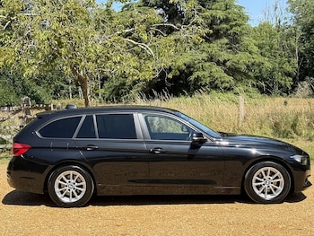 Used BMW 3 Series 2017 for sale - 75131196: Photo