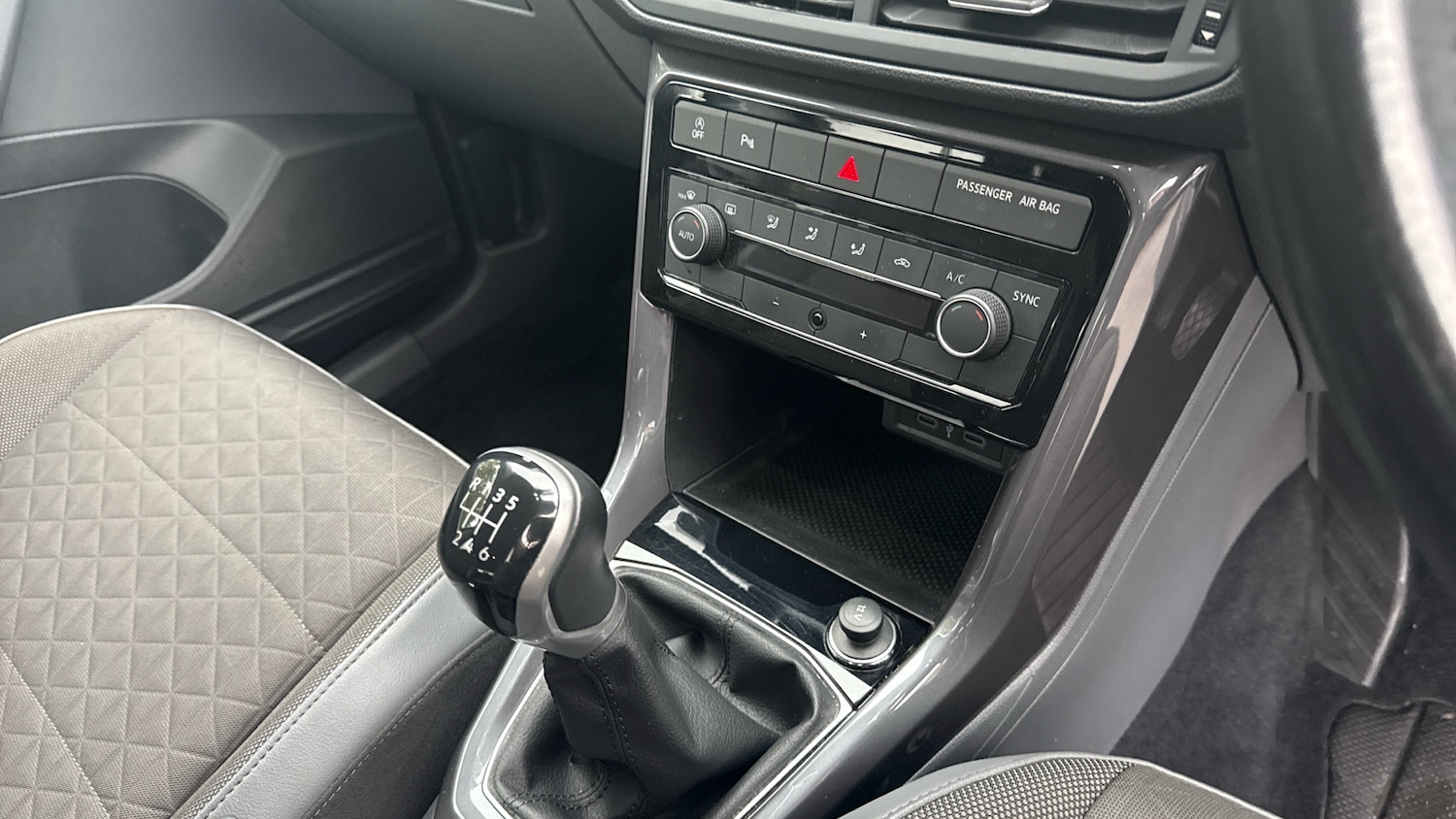 Used Volkswagen T-Cross 2021 for sale - 77324352: Photo 14