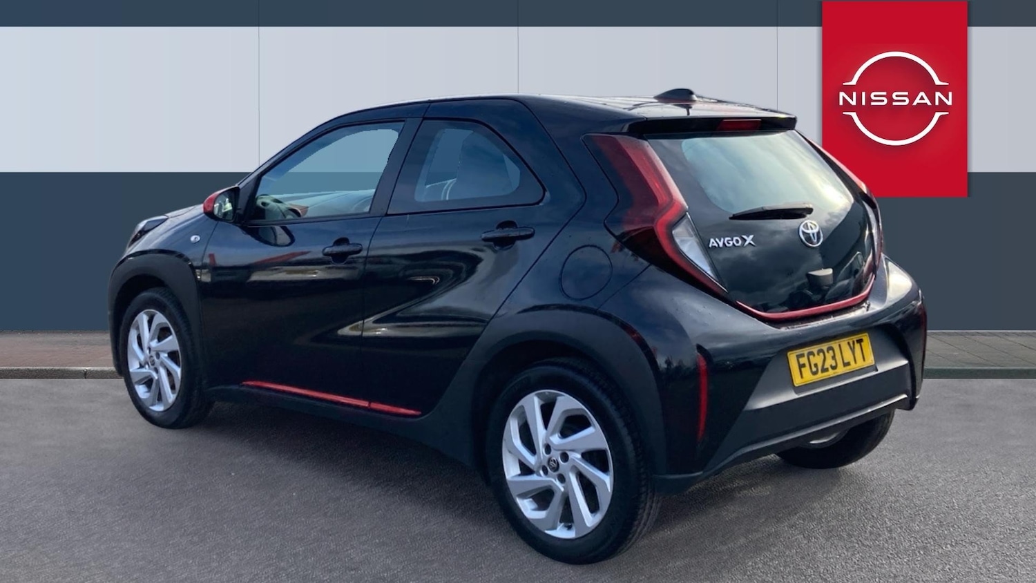 Used Toyota Aygo X 2023 for sale - 77435604: Photo 2