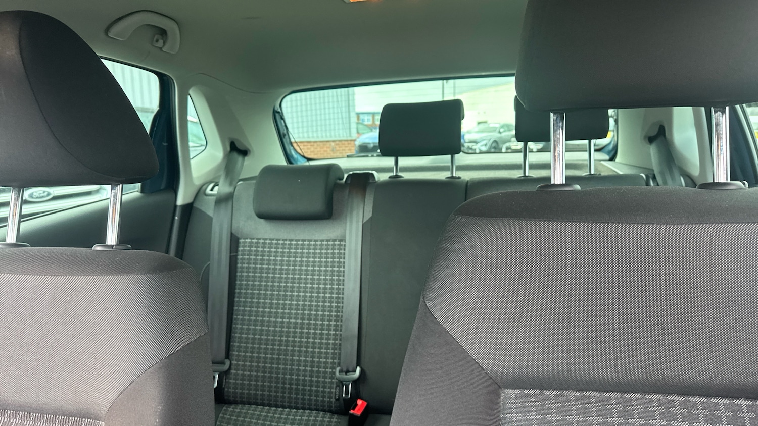 Used Volkswagen Polo 2016 for sale - 76764085: Photo 15