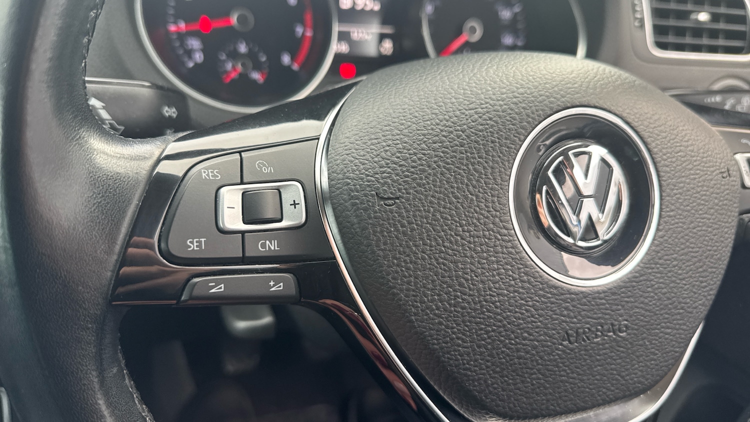 Used Volkswagen Polo 2016 for sale - 76764085: Photo 26