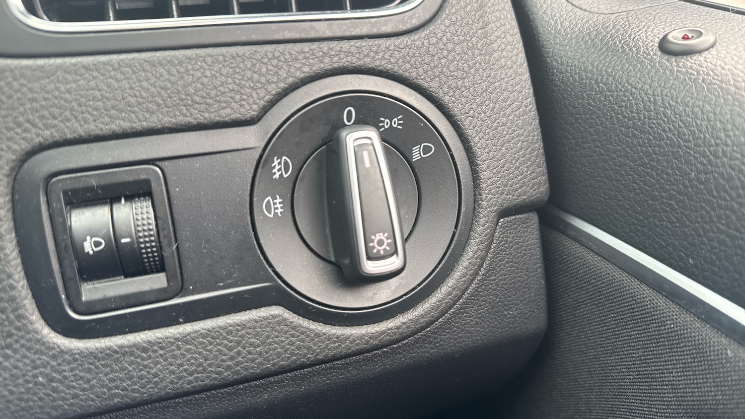 Used Volkswagen Polo 2016 for sale - 76764085: Photo 29