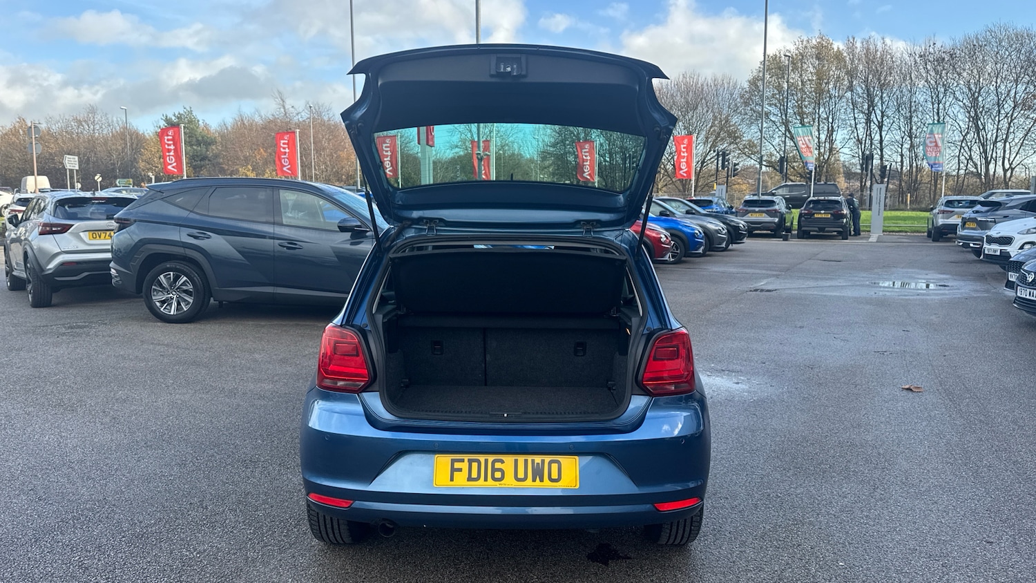 Used Volkswagen Polo 2016 for sale - 76764085: Photo 4