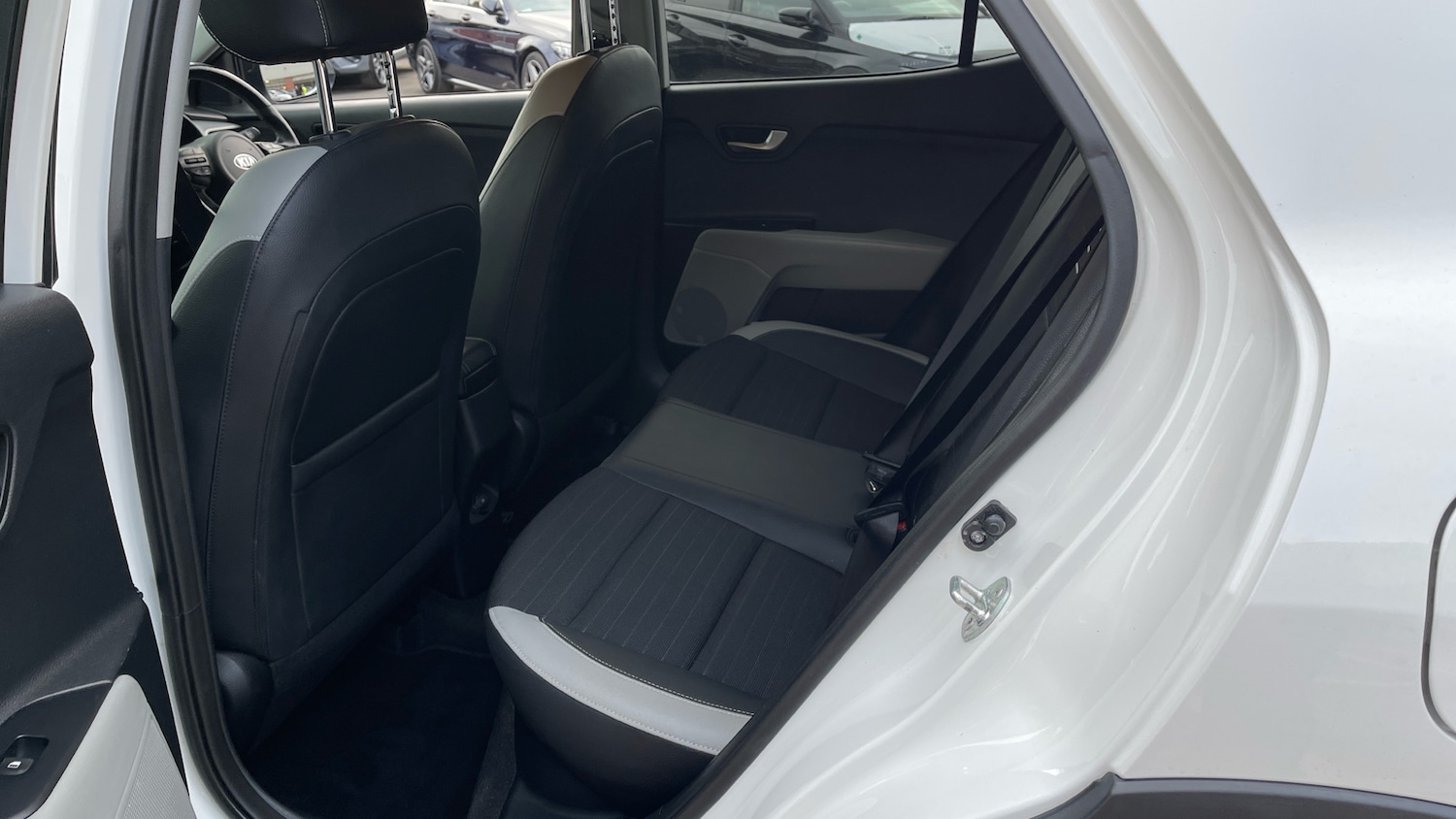 Used Kia Stonic 2018 for sale - 77983894: Photo 16