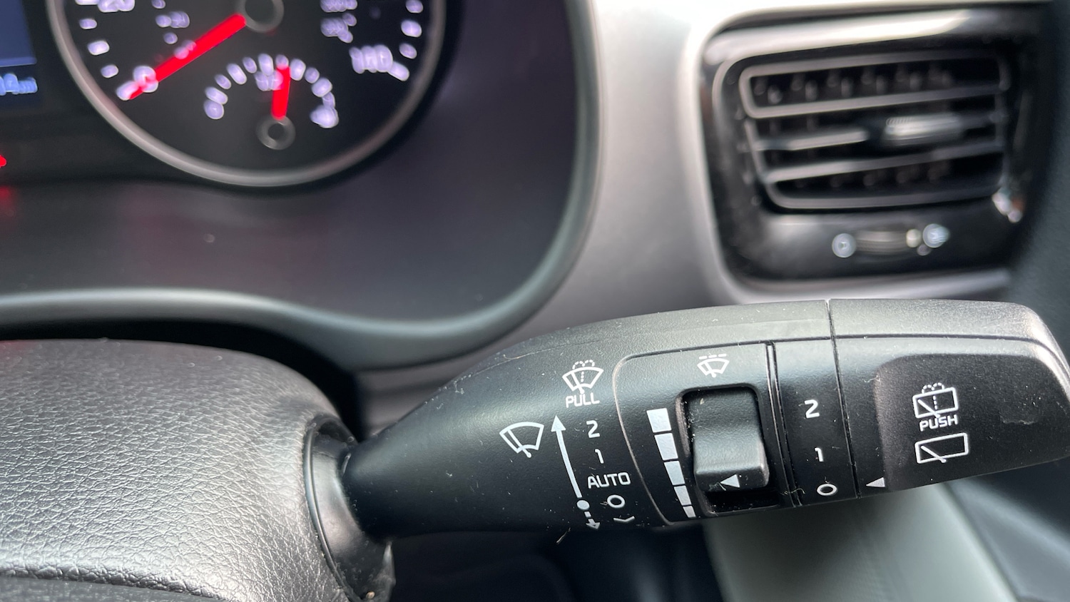 Used Kia Stonic 2018 for sale - 77983894: Photo 22