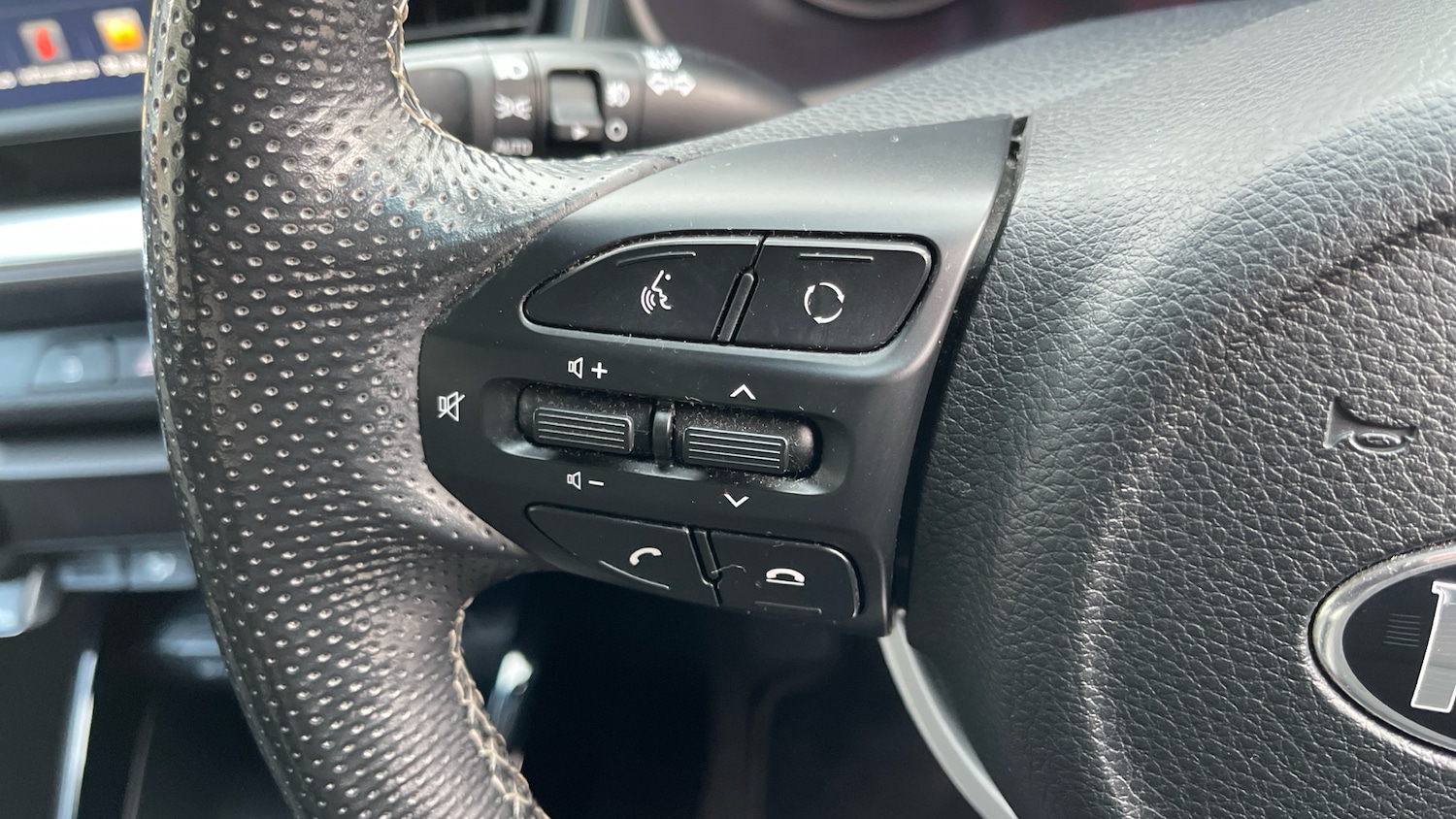 Used Kia Stonic 2018 for sale - 77983894: Photo 23