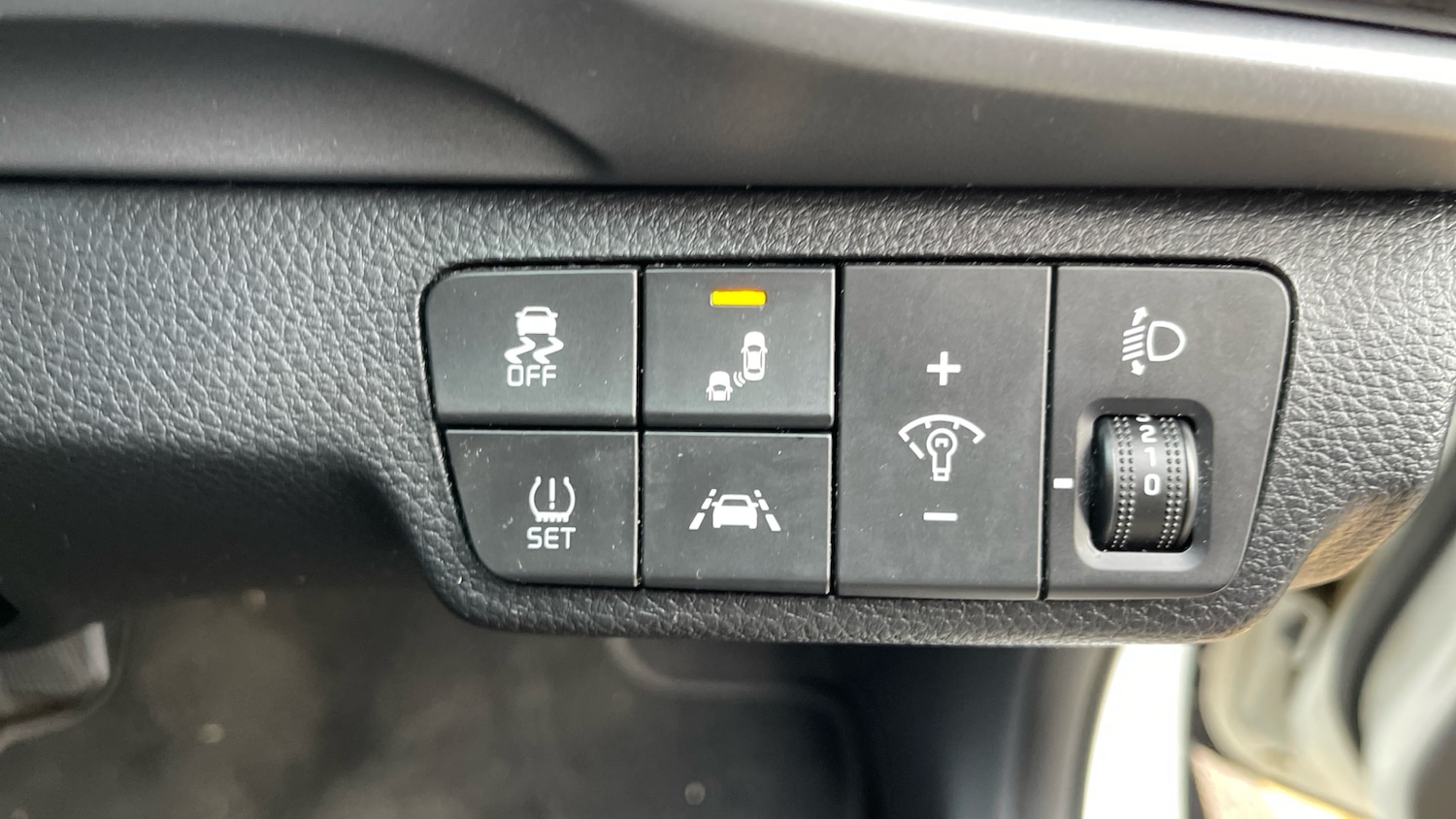 Used Kia Stonic 2018 for sale - 77983894: Photo 25