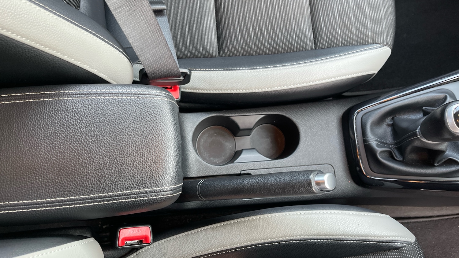 Used Kia Stonic 2018 for sale - 77983894: Photo 30