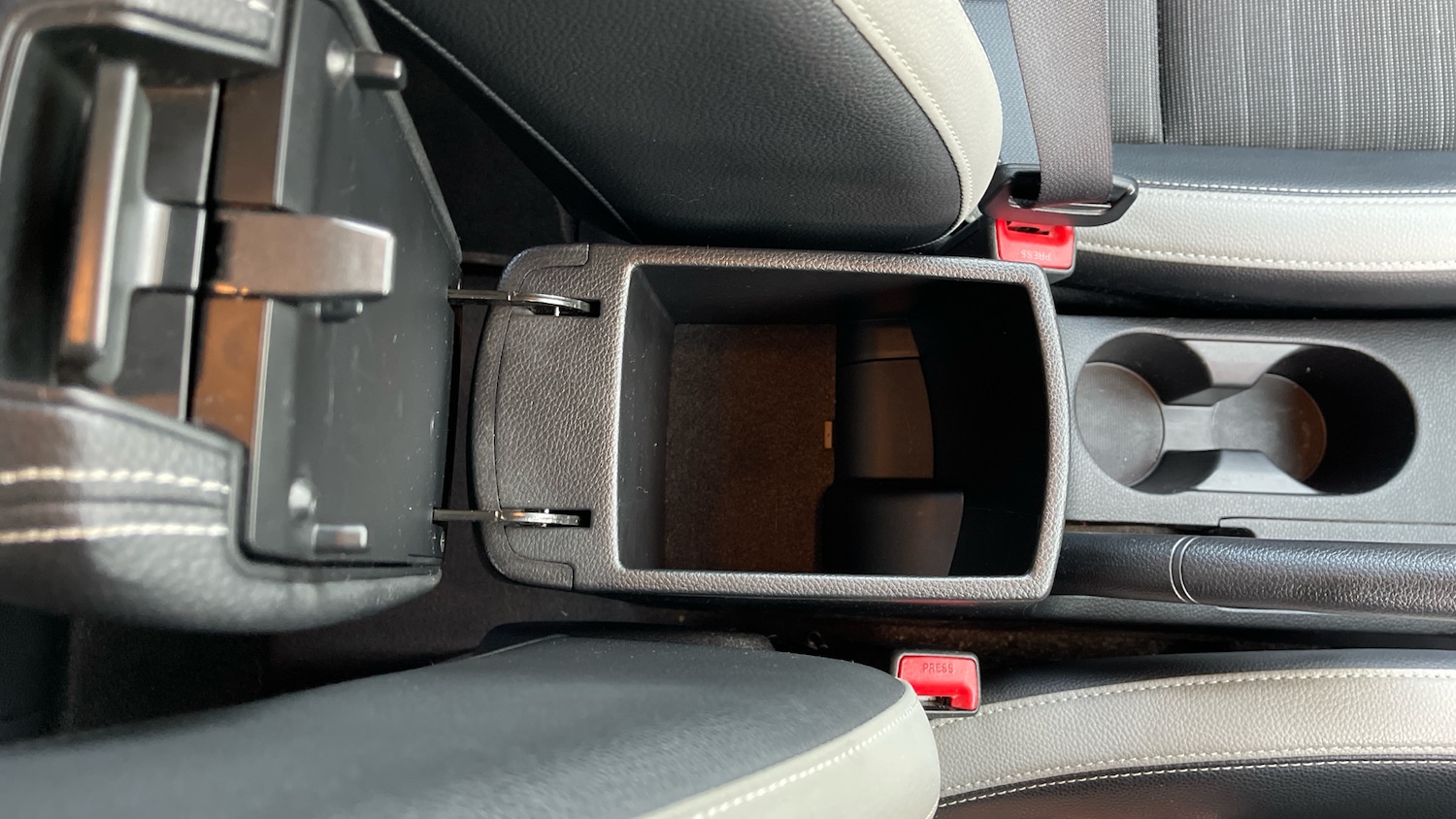 Used Kia Stonic 2018 for sale - 77983894: Photo 31