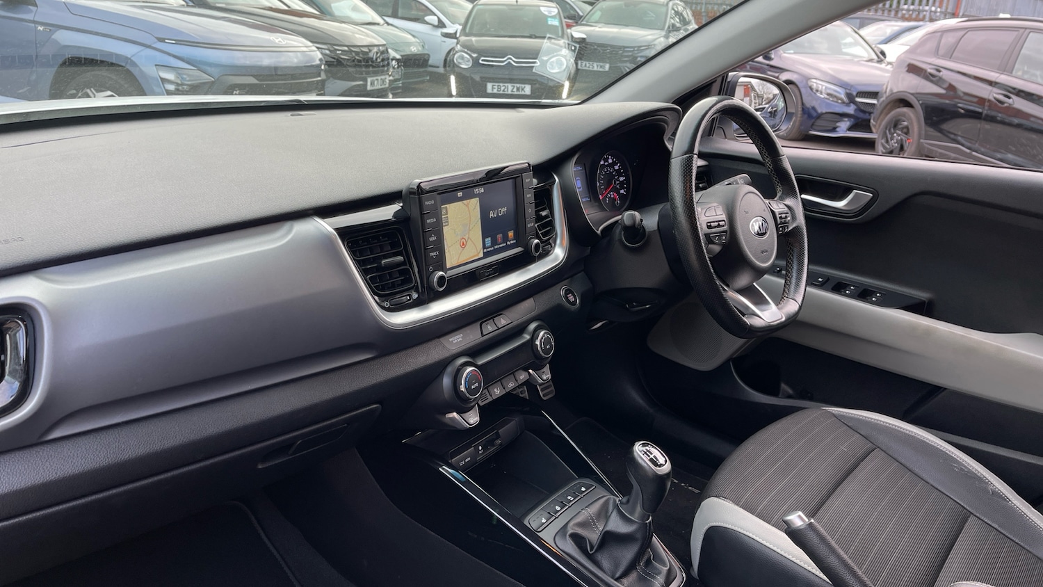 Used Kia Stonic 2018 for sale - 77983894: Photo 9