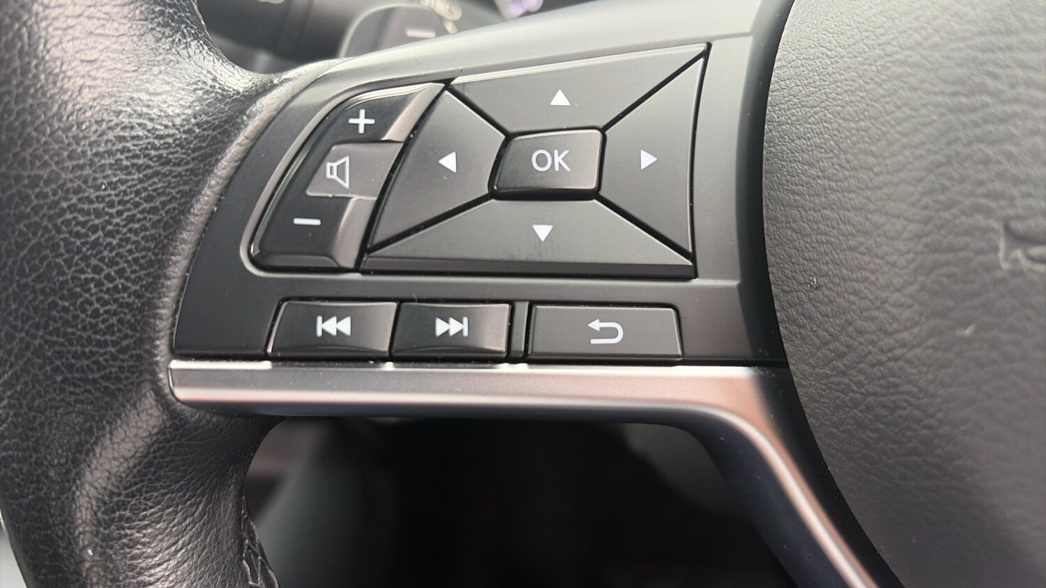 Used Nissan Juke 2021 for sale - 76366840: Photo 34