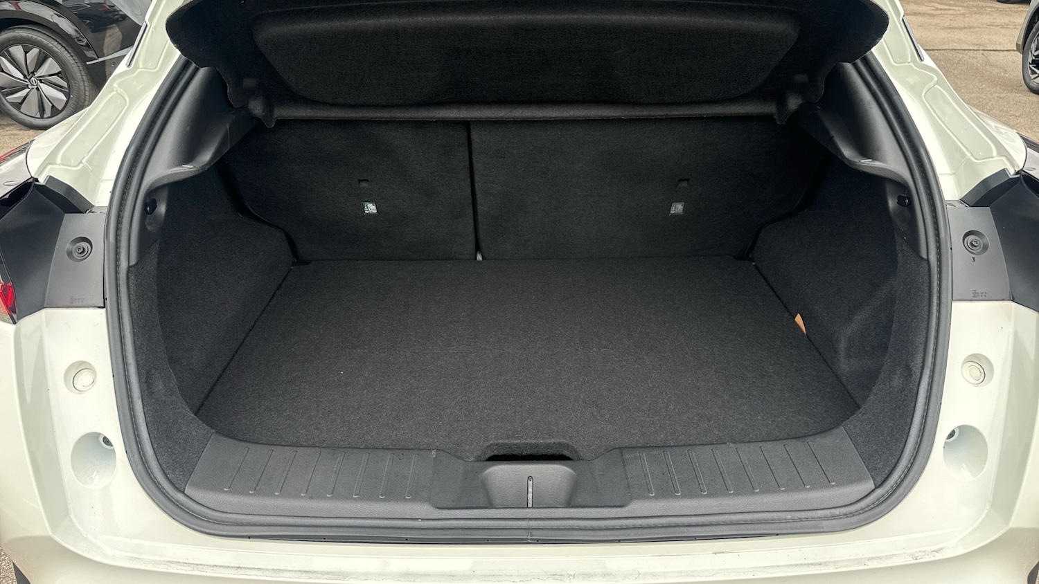 Used Nissan Juke 2022 for sale - 76079689: Photo 4