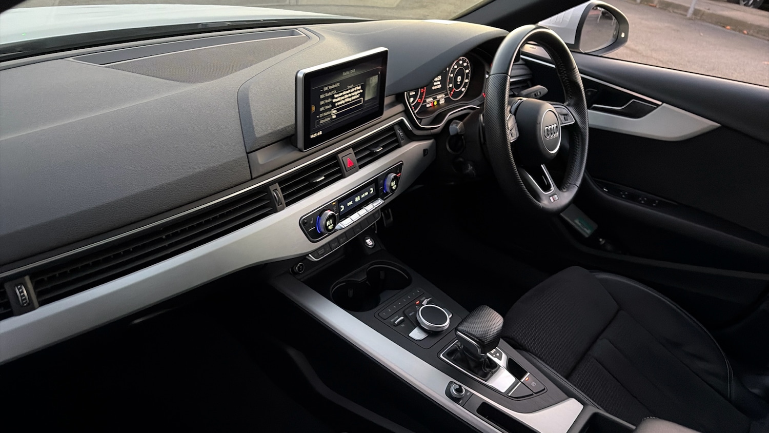 Used Audi A4 2017 for sale - 76638540: Photo 9