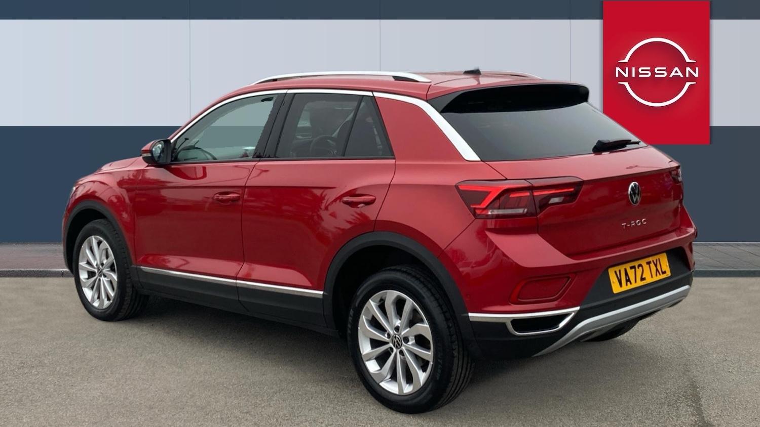 Used Volkswagen T-Roc 2022 for sale - 77975351: Photo 2