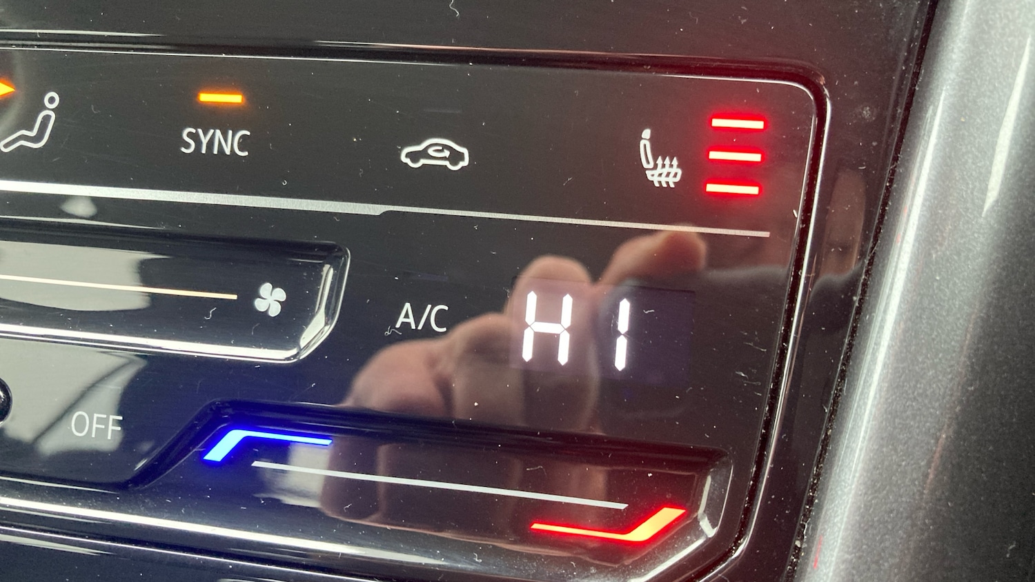 Used Volkswagen T-Roc 2022 for sale - 77975351: Photo 28