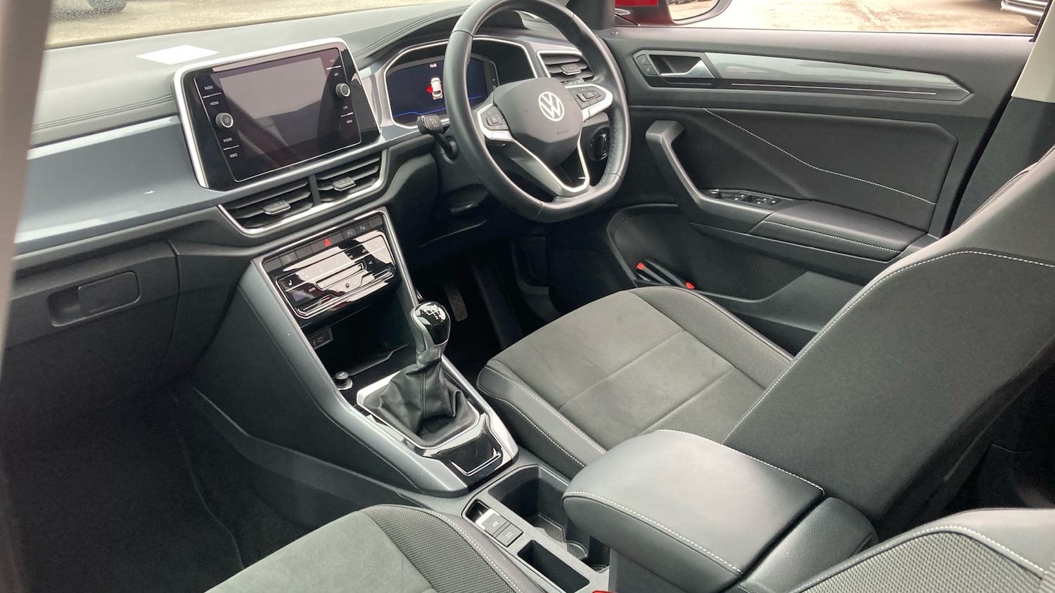 Used Volkswagen T-Roc 2022 for sale - 77975351: Photo 9