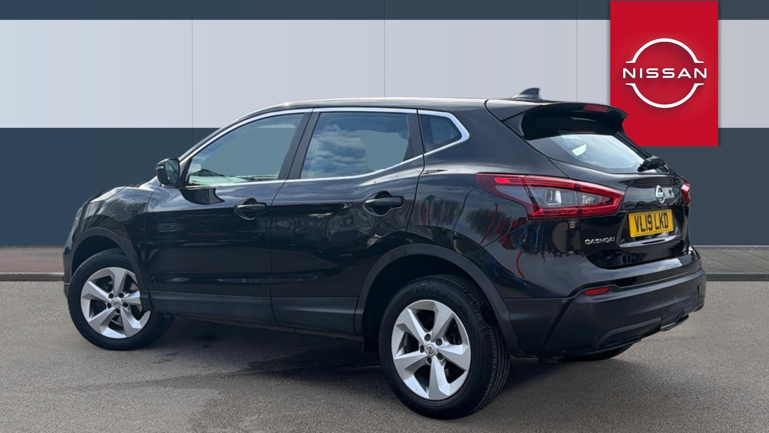 Used Nissan Qashqai 2019 for sale - 77763302: Photo 2