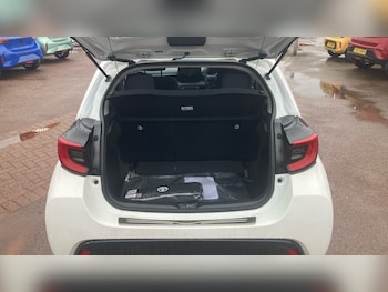 Used Toyota Yaris 2024 for sale - 78568081: Photo