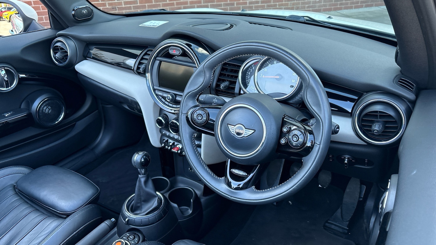 Used MINI Convertible 2017 for sale - 78152868: Photo 11