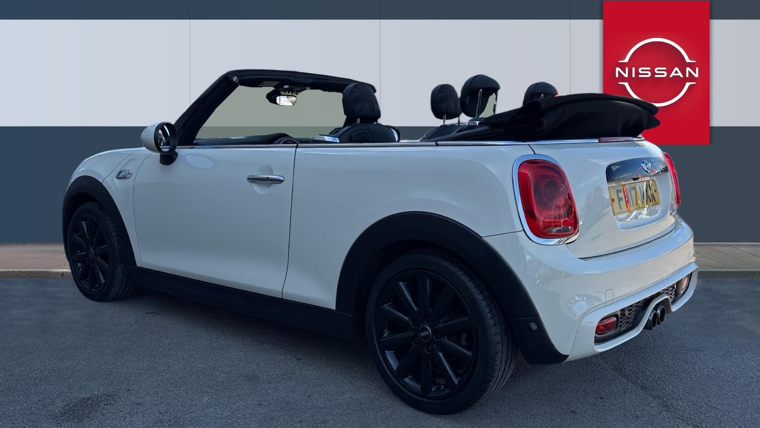 Used MINI Convertible 2017 for sale - 78152868: Photo 2