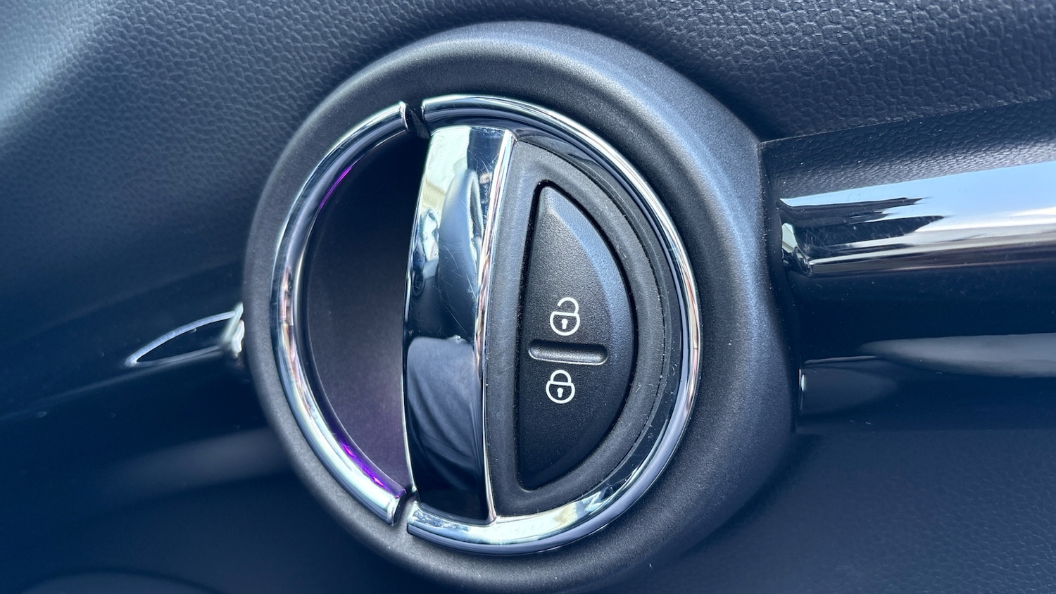 Used MINI Convertible 2017 for sale - 78152868: Photo 22