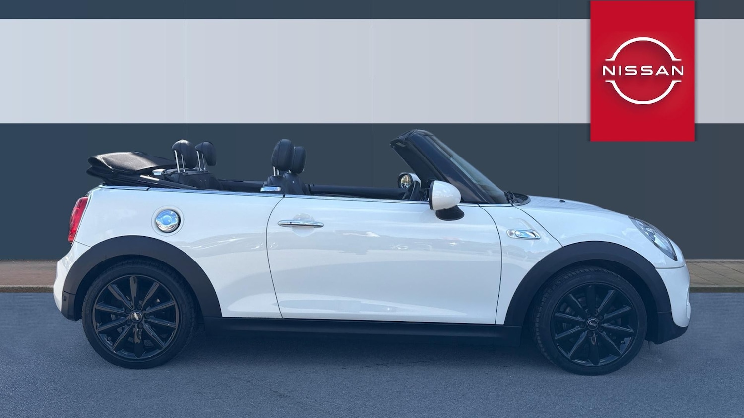 Used MINI Convertible 2017 for sale - 78152868: Photo 5