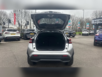 Used Nissan Juke 2024 for sale - 77300993: Photo