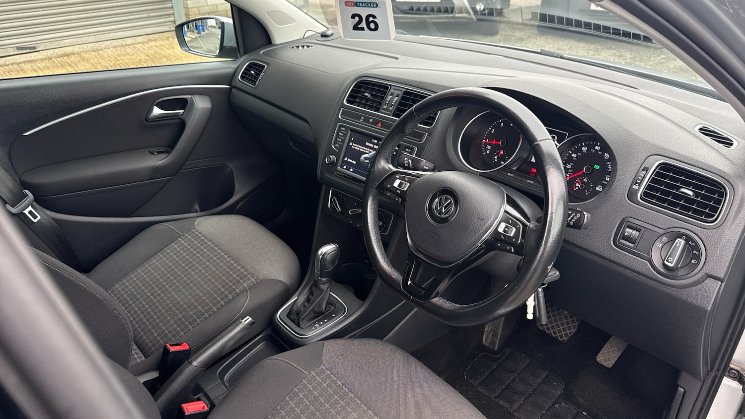 Used Volkswagen Polo 2017 for sale - 77605138: Photo 11