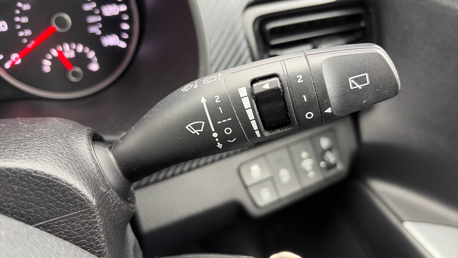 Used Kia Stonic 2021 for sale - 78025944: Photo 25