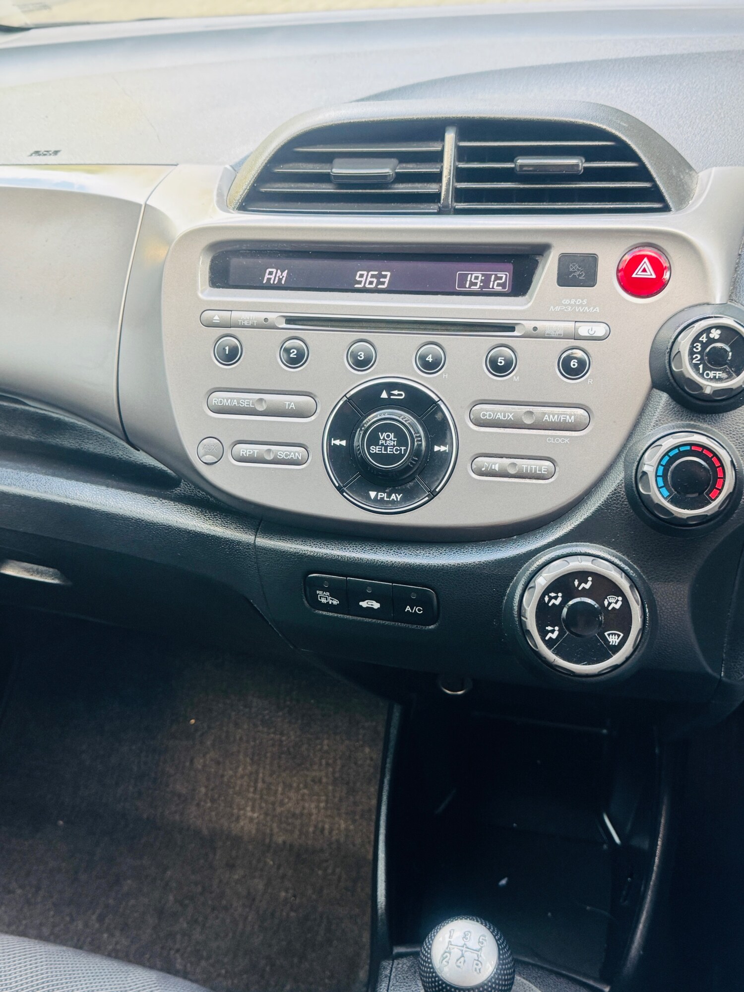 Used Honda Jazz 2010 for sale - 76126549: Photo 21