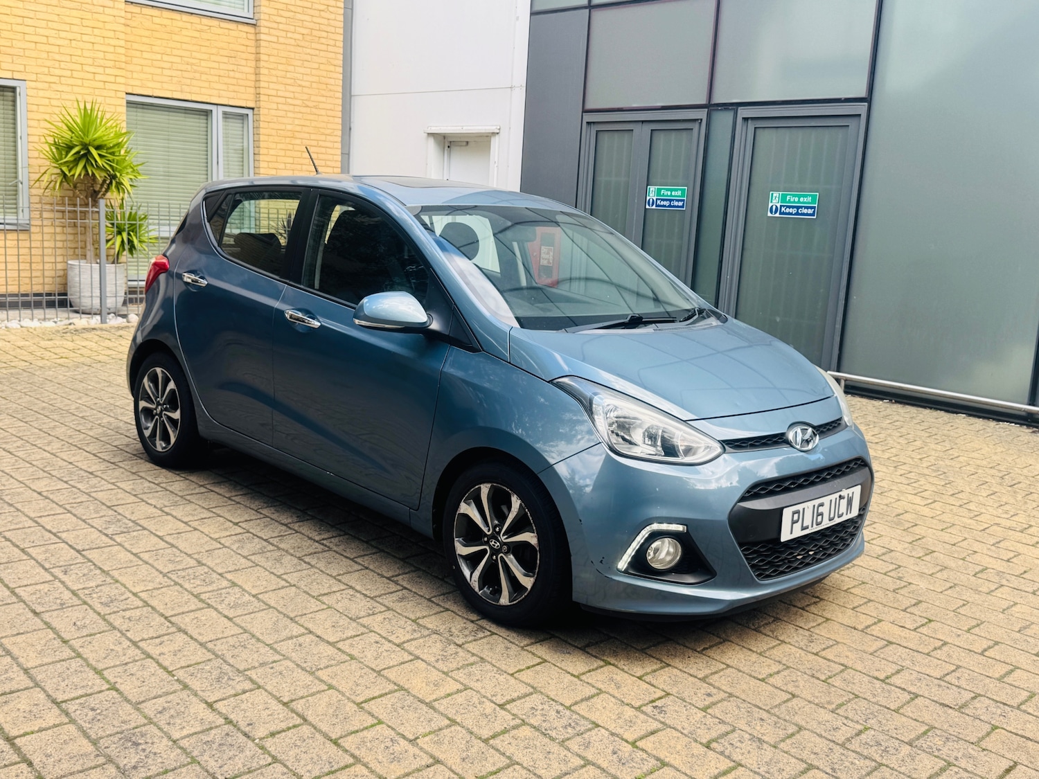 Used Hyundai i10 2016 for sale - 76126517: Photo 1
