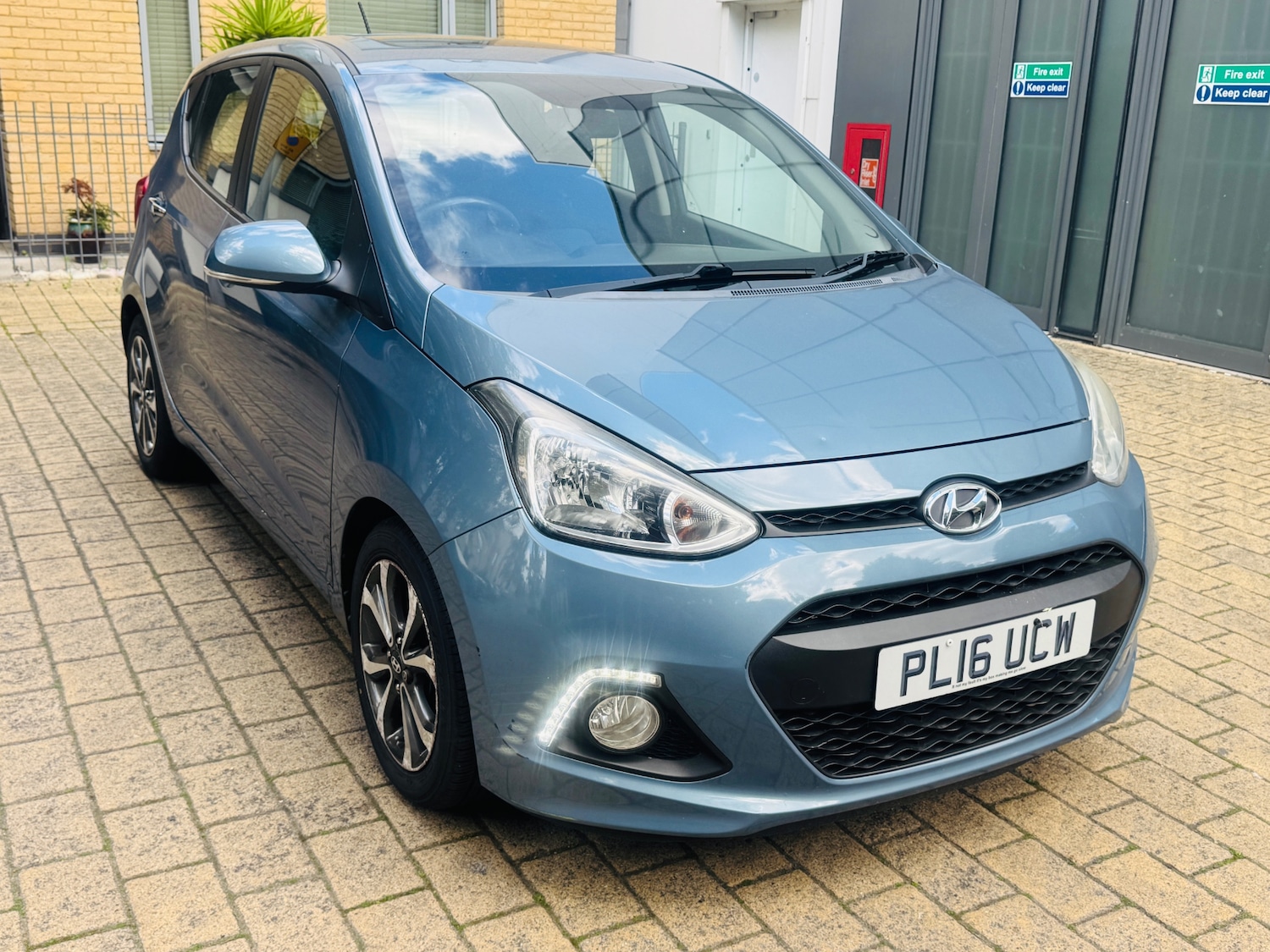 Used Hyundai i10 2016 for sale - 76126517: Photo 14